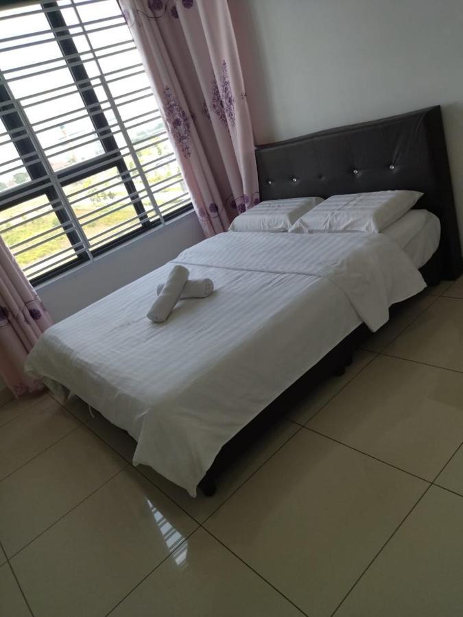 The Raffles Suites Johor Bahru Exterior foto